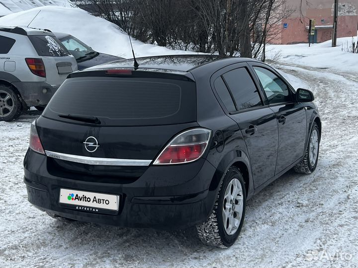 Opel Astra 1.6 МТ, 2012, 235 000 км