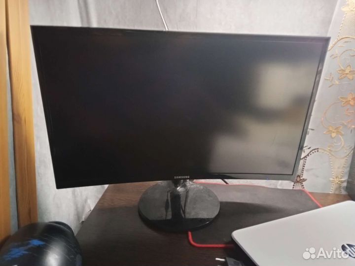 Монитор samsung изогнутый