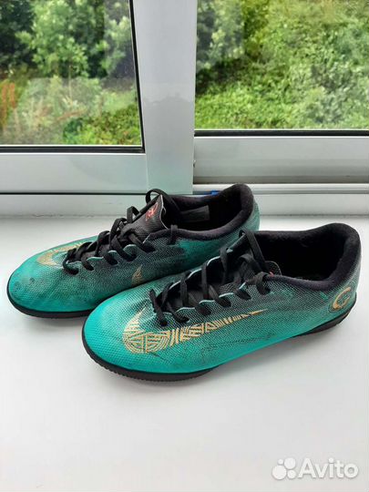 Бутсы для зала Nike