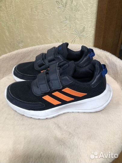 Кроссовки adidas р. 33