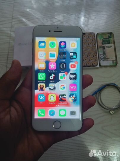 Телефон iPhone 6s