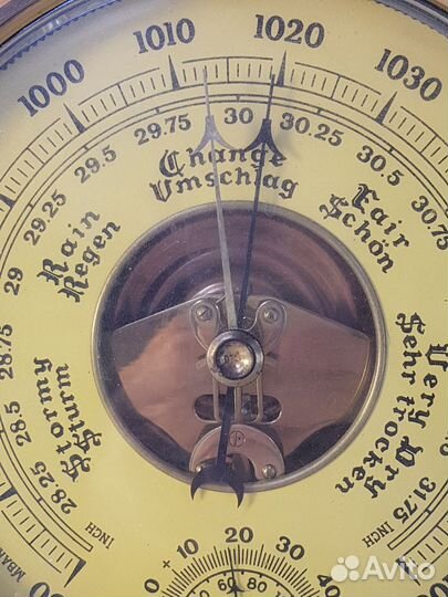 Барометр анероид старинный с термометром