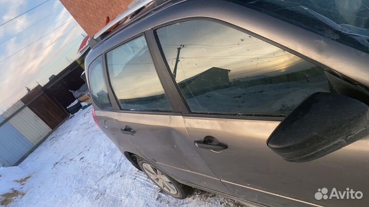 Кузовные запчасти LADA granta фл универсал