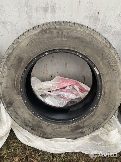 Michelin Latitude Tour HP 215/70 R16