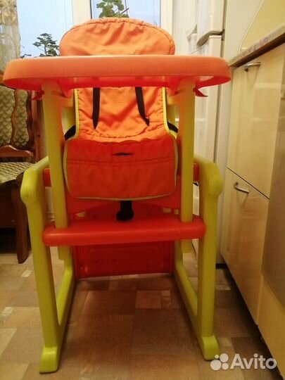 Детский стульчик для кормления