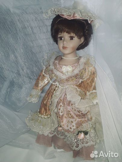 Кукла фарфоровая коллекционная 30 см