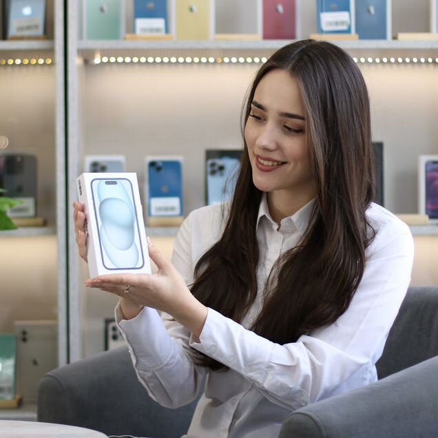 iPhone 15, 256 ГБ, SIM + eSIM