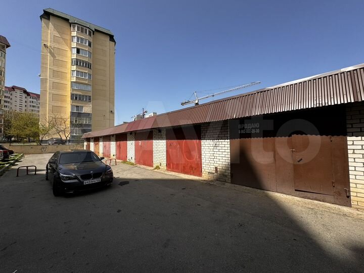 Гараж, > 30 м²