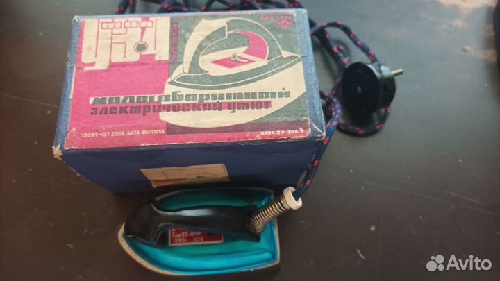 Малогабаритный электрический утюг