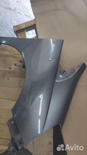 Крыло переднее правое