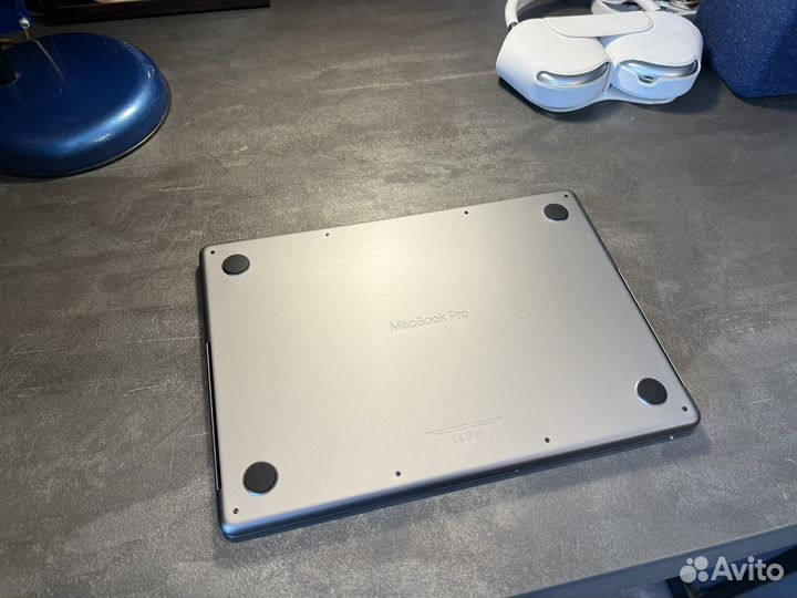 Macbook pro 14 2023 m3 8 gb 512