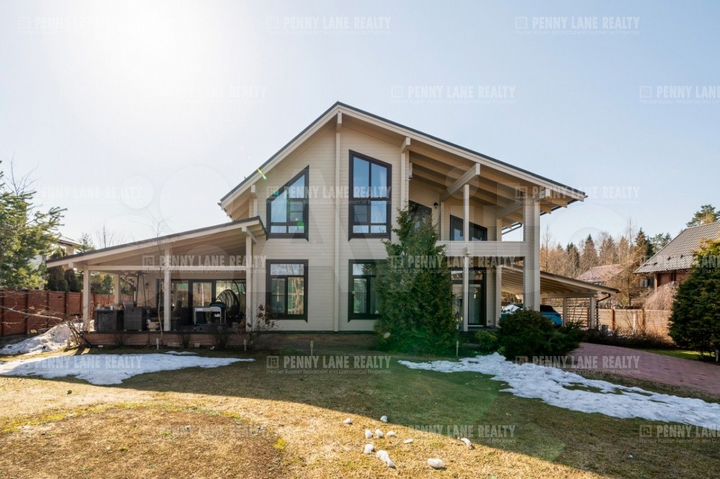 Коттедж 210 м² на участке 10 сот.