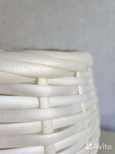 Кашпо из искусственного ротанга