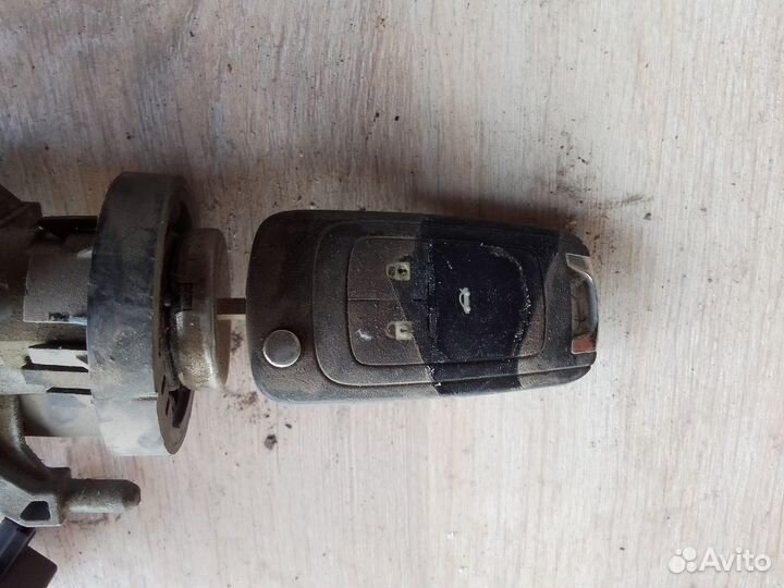 Замок зажигания с ключом Chevrolet Cruze J300