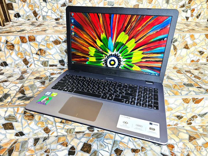 Игровой Asus/FullHD/Core i3-8310/8GB/MX130/SSD