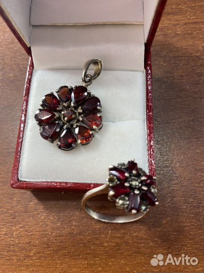 Чешские гранаты с фианитами. Кольцо и кулон