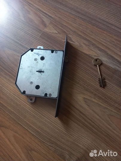 Замок врезной