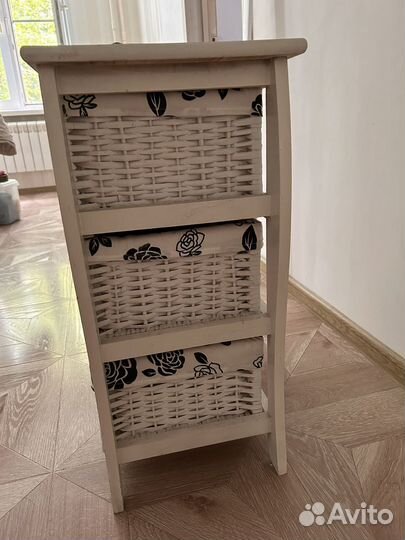 Тумбочка прикроватная