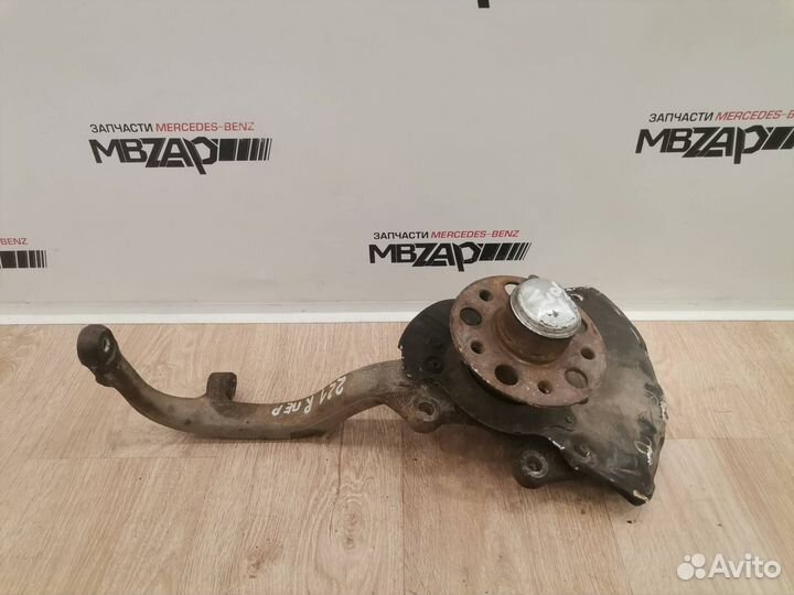 Кулак передний правый Mercedes W221 S 221