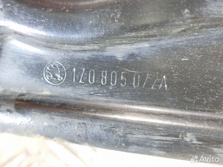 Кронштейн крепления фары Skoda Octavia 2004 2013