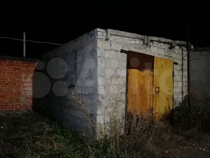 Гараж, > 30 м²