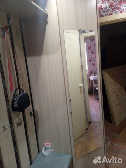 Прихожая с угловым шкафом