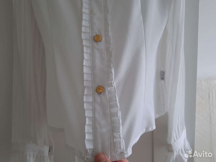 Белая кружевная блузка