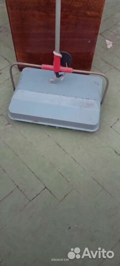 Ручной робот-пылесос СССР