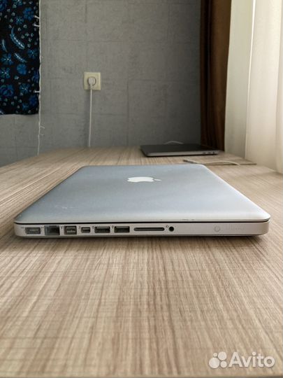 Apple MacBook Pro (240 GB 16GB, intel core i5)