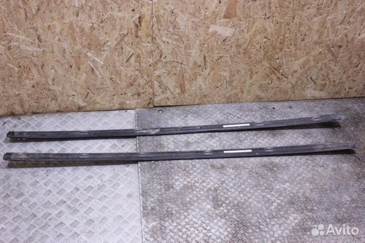 Молдинг крыши левый Volkswagen Touareg 2002 2010