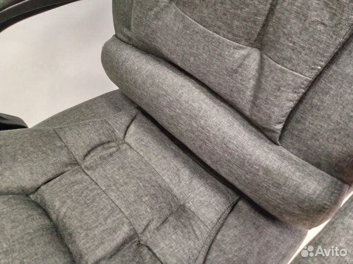 Офисное кресло руководителя светло-серый текстиль