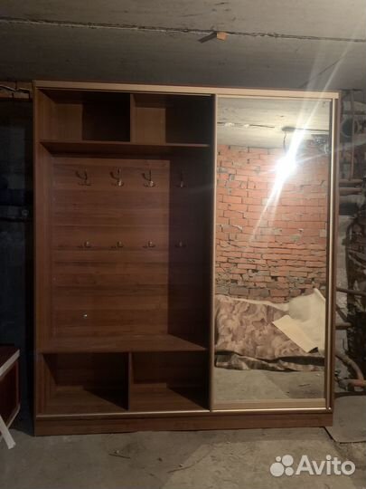 Шкаф купе с зеркалом