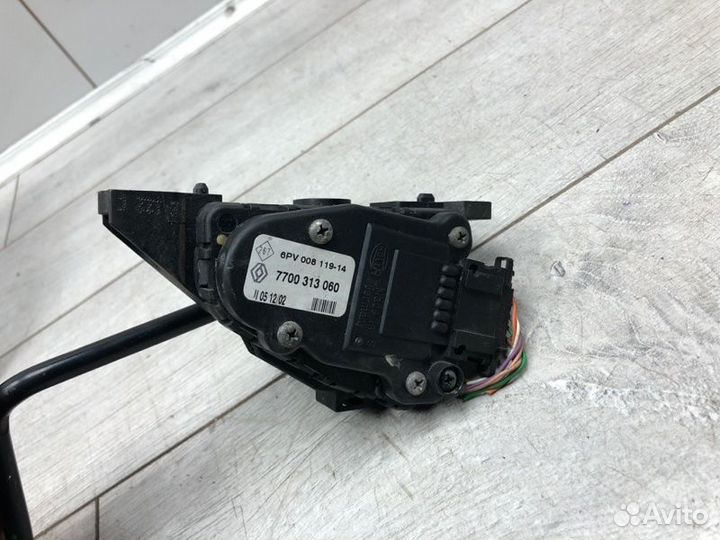 Педаль газа Opel Vivaro фургон F9Q 760 2002