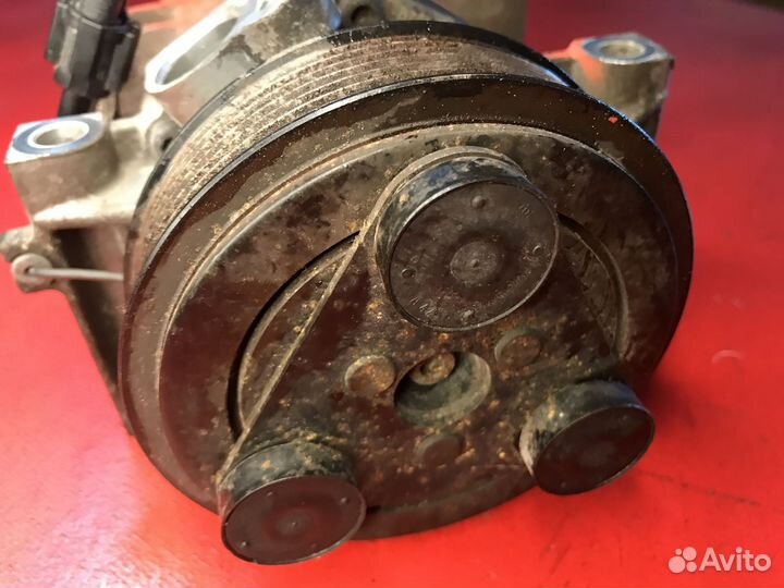 Компрессор кондиционера Nissan Navara D40 2.5