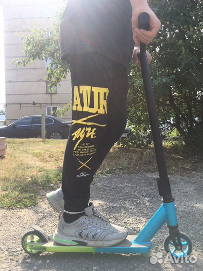 Трюковой самокат