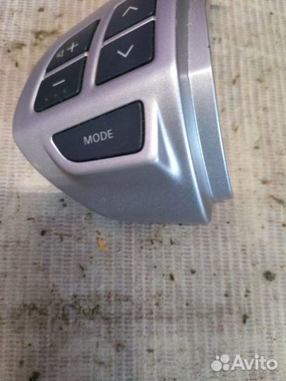 Кнопка управления магнитолой на руль Mitsubishi