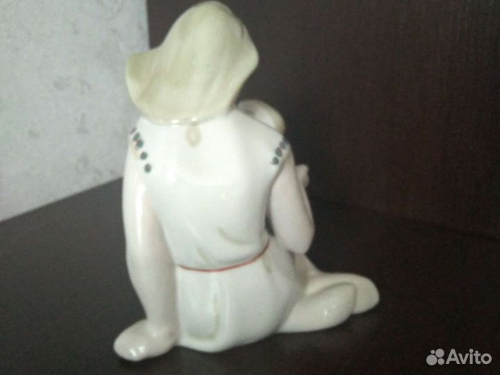 Статуэтка Материнство