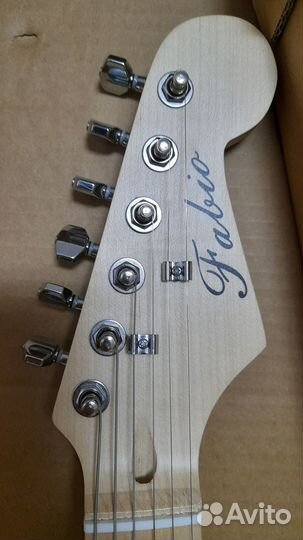 Электрогитара Fabio + гитарный эффект в подарок