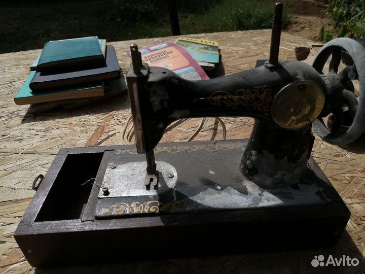 Детская швейная машинка