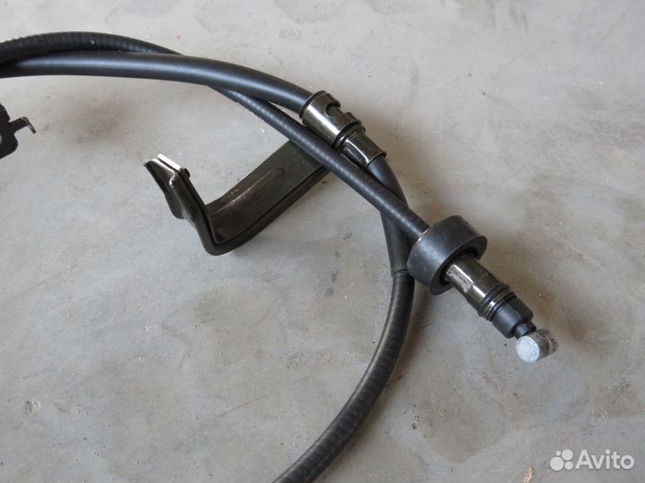 Трос стояночного тормоза правый Hyundai/KIA PTB309