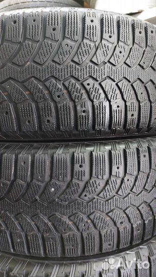Bridgestone Blizzak Spike-01 235/60 R17 106T