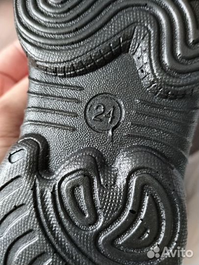 Сандали новые