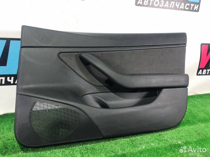 Обшивка двери передней правой Tesla Model 3 2018