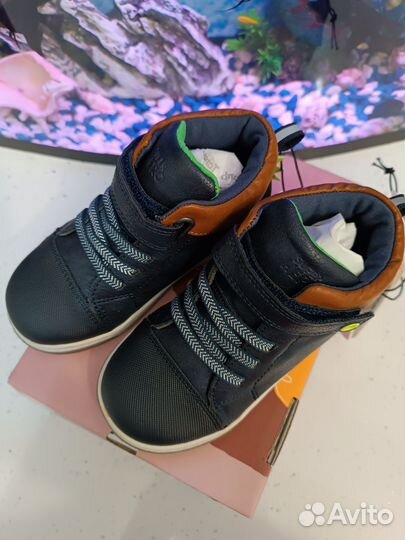 Ботинки для мальчика новые