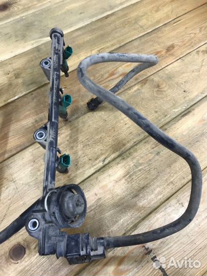 Топливная рампа с форсунками Toyota Highlander 2