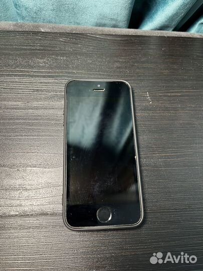 iPhone SE, 32 ГБ