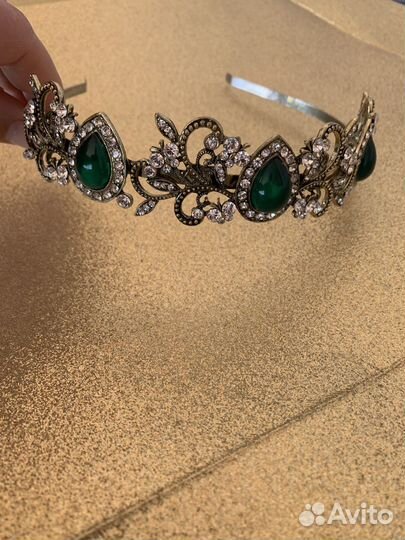 Ободок для волос со стразами