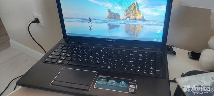 Игровой 8 гиговый ноутбук на i5 и игровой картой