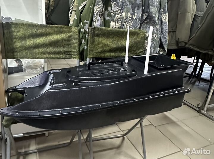 Прикормочный кораблик с gps и эхолотом