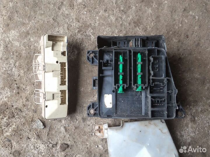 Блок предохранителей Мазда 323